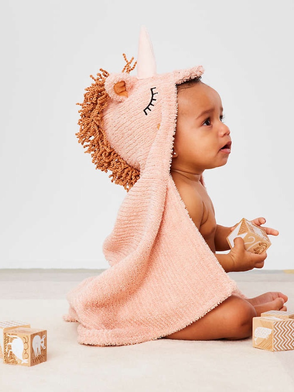 Crate & Kids Unicorn Hooded Bath Towel